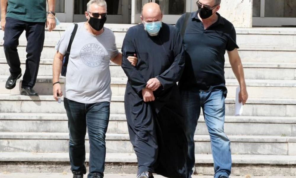 Αγρίνιο: Προφυλακιστέος κρίθηκε ο 49χρονος ιερέας για τον βιασμό